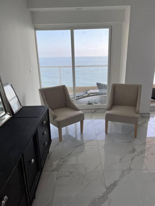 Beachfront 4 Bedroom Penthouse - Pool Steps To Beach & Mins To Downtown 로사리토 외부 사진