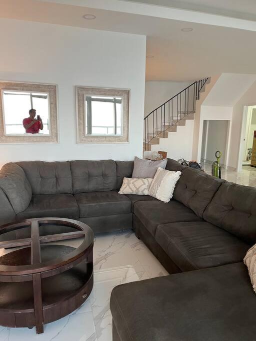 Beachfront 4 Bedroom Penthouse - Pool Steps To Beach & Mins To Downtown 로사리토 외부 사진